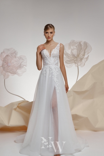 Свадебное платье NW 20-26, lõhikuga/ с разрезом/with slit