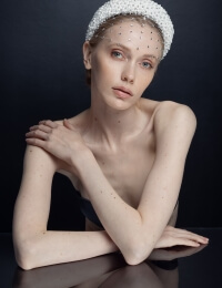 Eva Oherjus couture headband Nr 2 (Fleur)