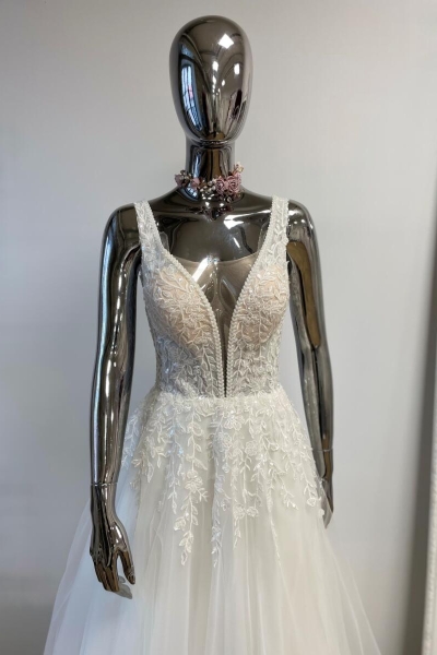 Wedding dress V10