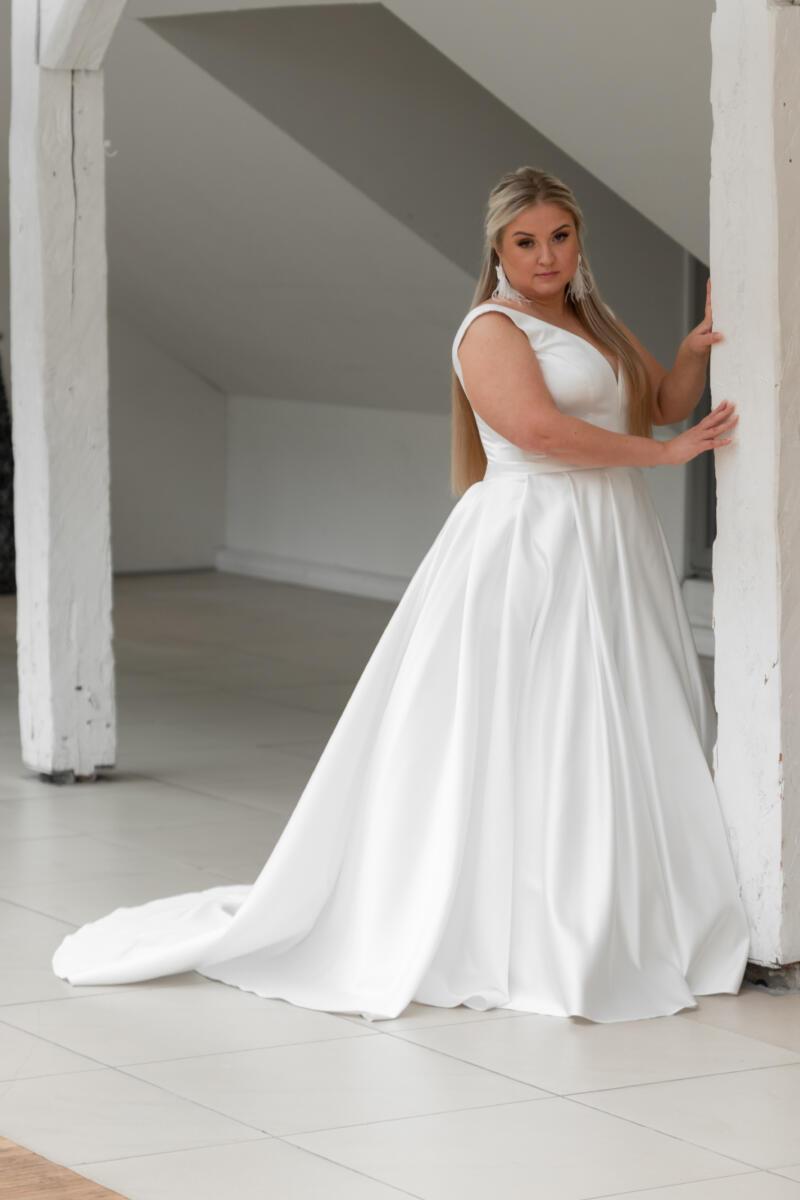 Wedding dress Armania
